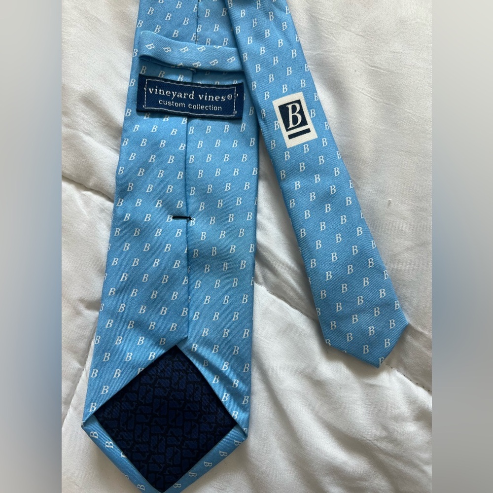 Vineyard Vines Custom Letter B Blue Men's Tie
